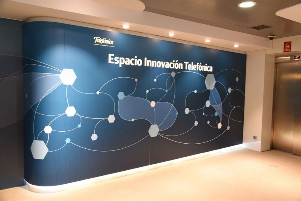 Iluminación del centro de demostraciones de Telefónica en Madrid