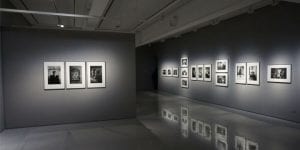 iluminación de acento en museos