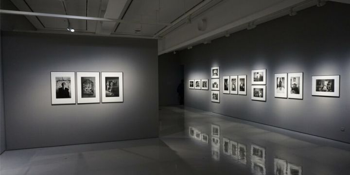 iluminación de acento en museos