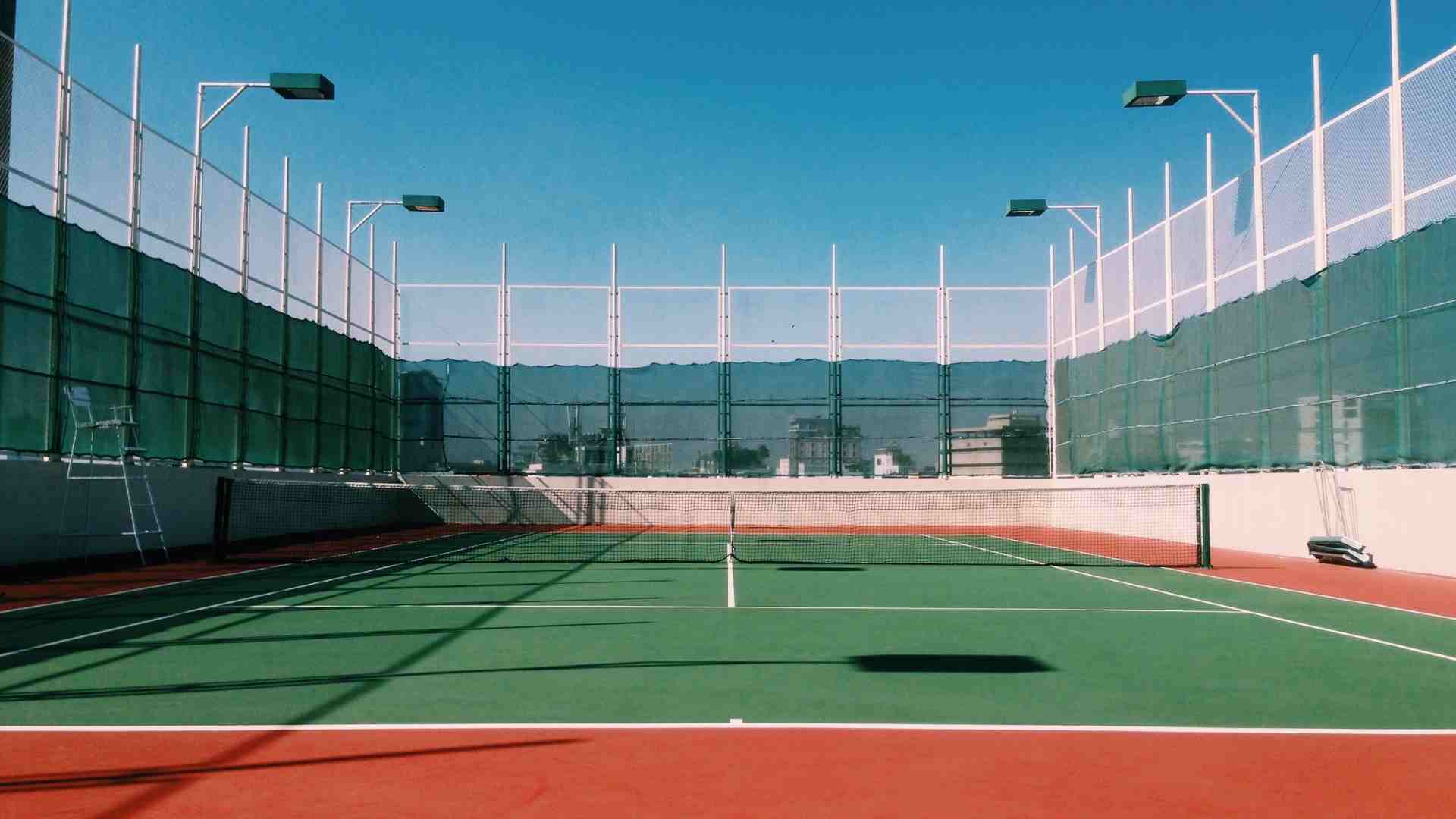 Iluminación de pistas de tenis